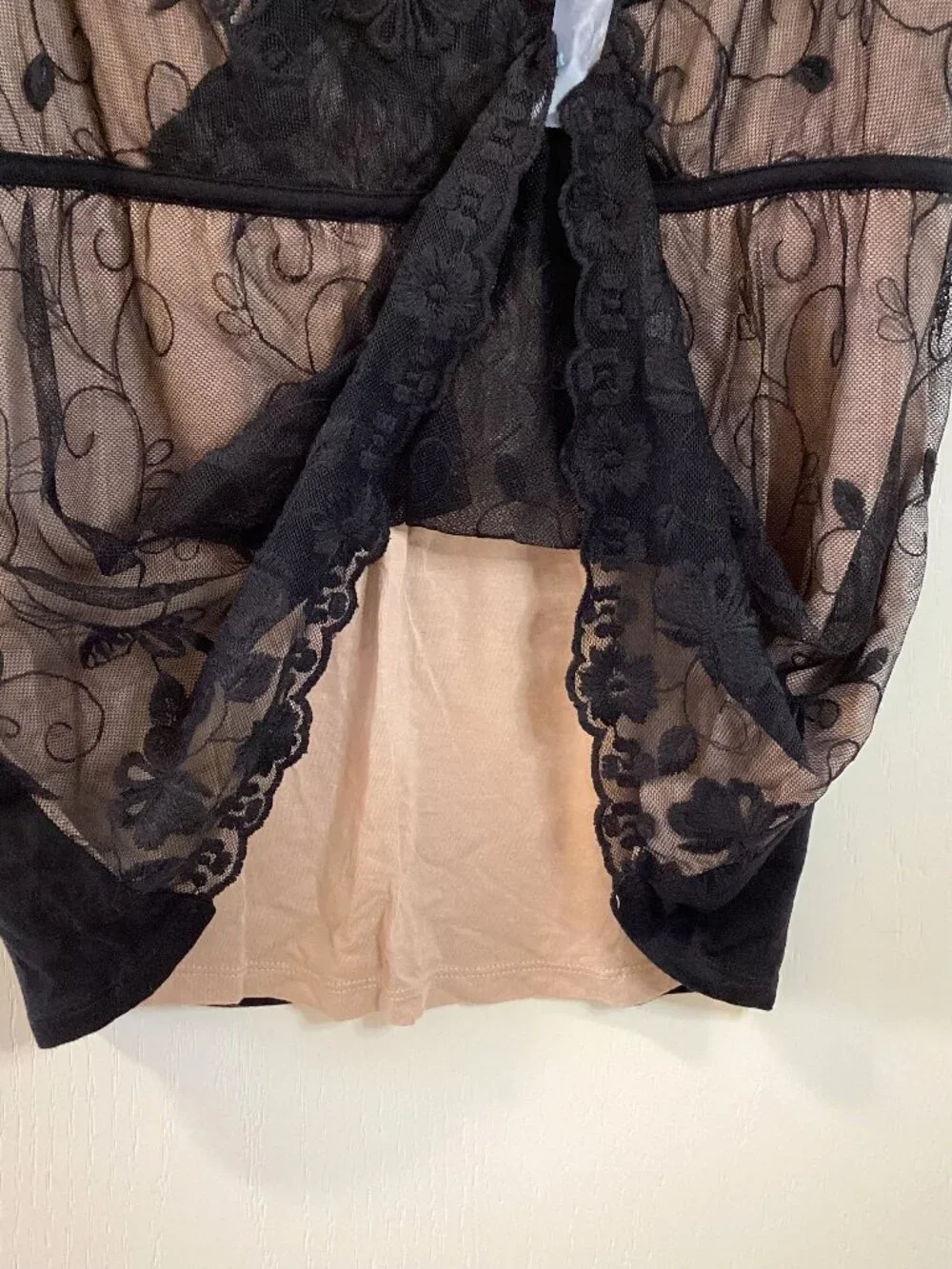 Ricki's Women's Black Lace Sleeveless Top Blouse Size L V-Neck - Picture 4 of 7